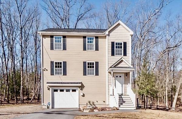 104 Coburn Rd, Tyngsborough, MA 01879