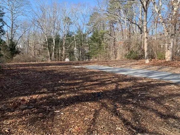 Sandwich, MA 02644,7 Meredith Rd