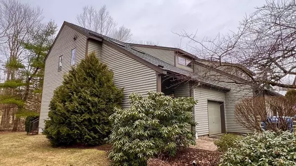 Northampton, MA 01053,409 Fairway Village #409