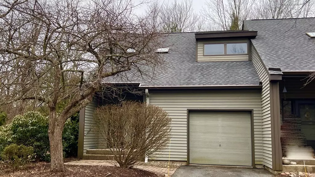 409 Fairway Village #409, Northampton, MA 01053