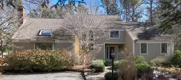 23 Heath Knob, Mashpee, MA 02649