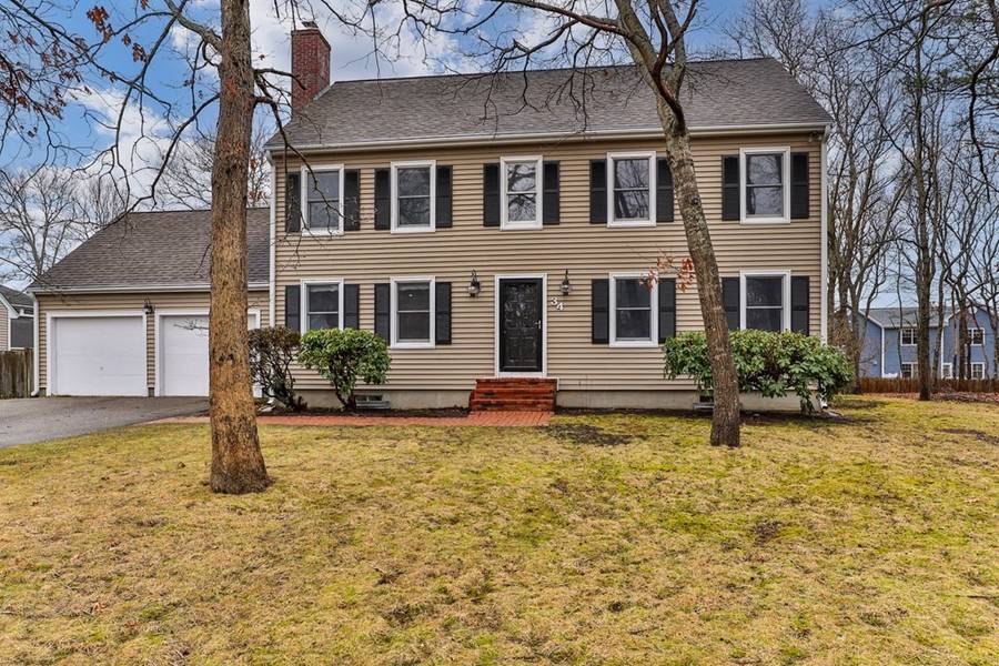 34 Noreast Dr, Bourne, MA 02562