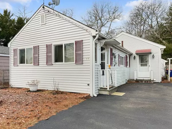 11 Crocker Ave, Wareham, MA 02571