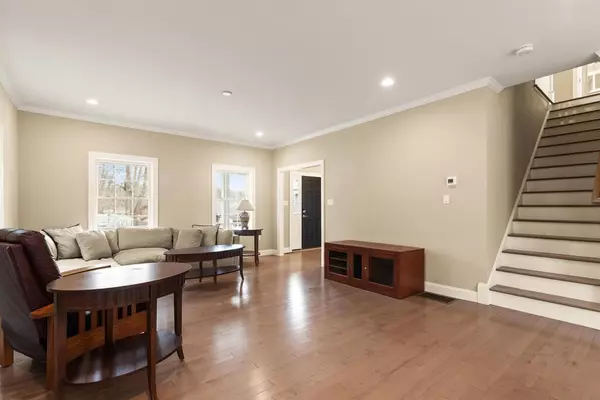 Melrose, MA 02176,2 Fairfield Ave