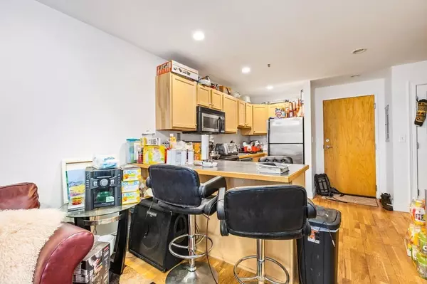Boston, MA 02136,25 Alpine St #15