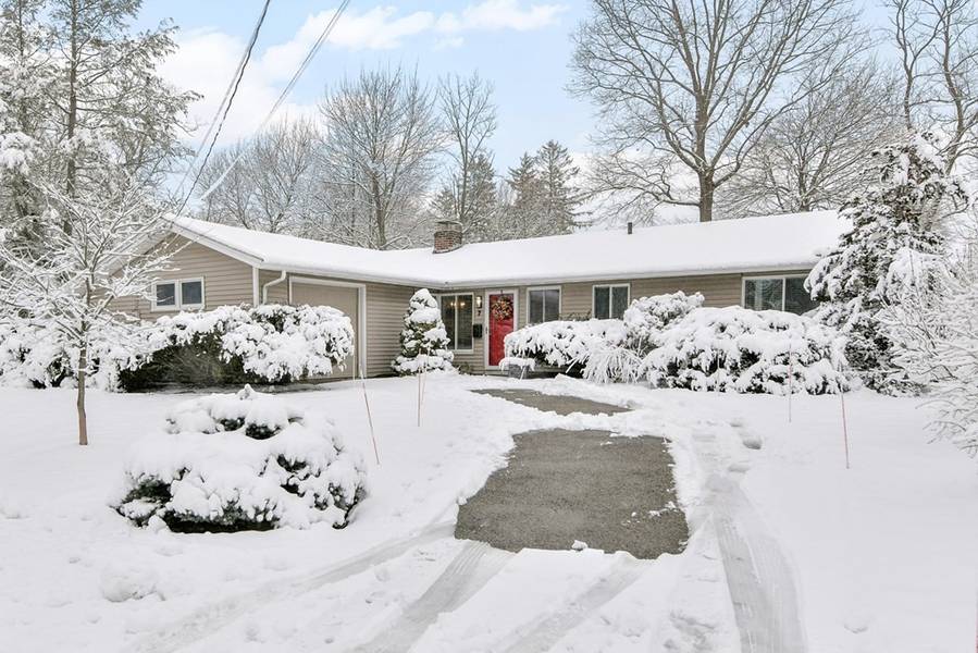 7 Andover Rd, Beverly, MA 01915