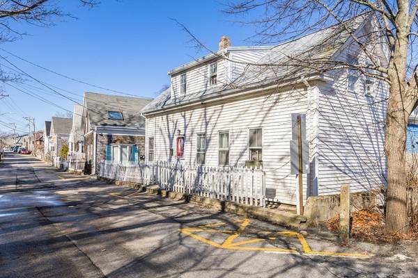 Provincetown, MA 02657,5 Alden St