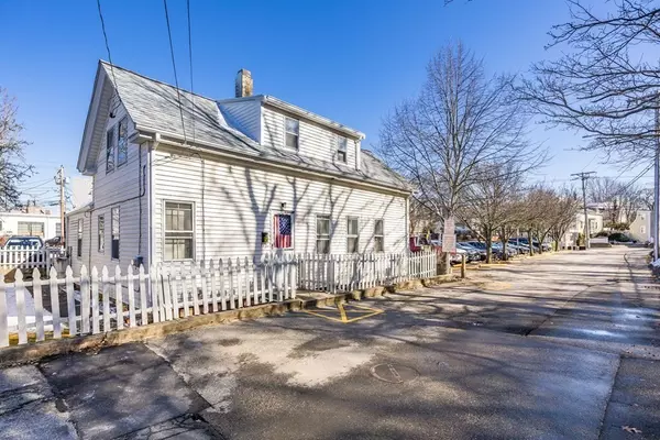 Provincetown, MA 02657,5 Alden St