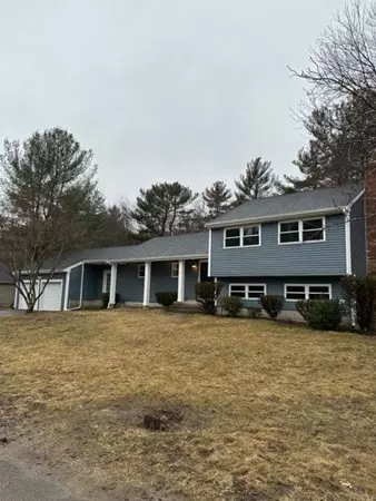 111 Queens Brook Rd, Pembroke, MA 02359