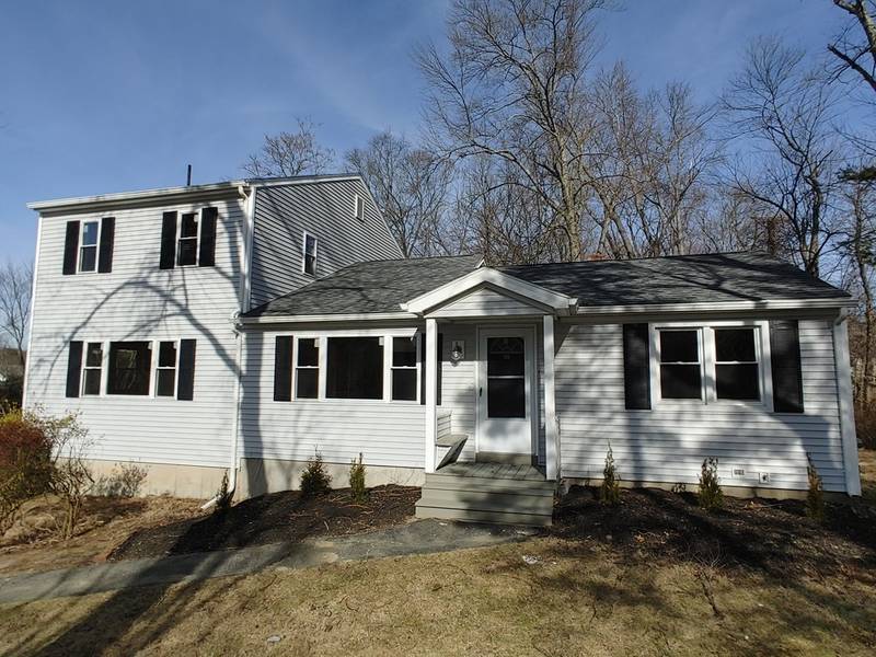 3 Robin St, East Longmeadow, MA 01028