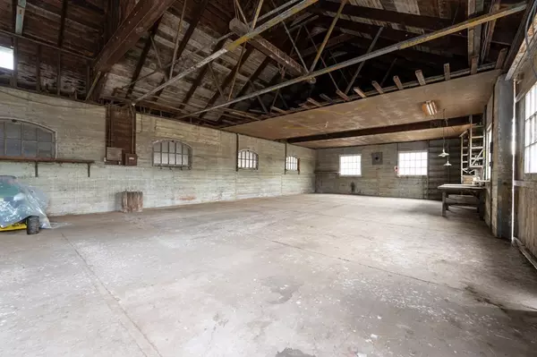 Durham, NH 03824,279 Packers Fall Road