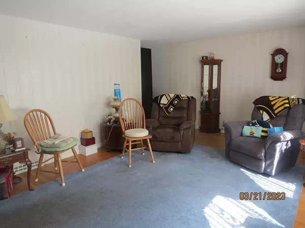 Chelmsford, MA 01824,17 Bowl Rd