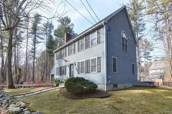 Norton, MA 02766,2 Crowe Farm Ln.