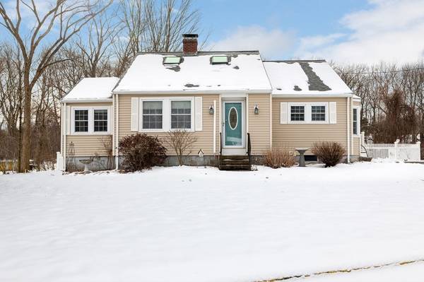 4 Curtis Rd, Hopkinton, MA 01748