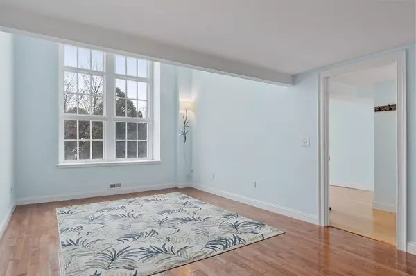 Newburyport, MA 01950,53 Warren Street #220