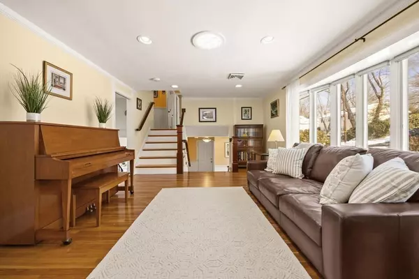 Lexington, MA 02421,11 Frances Rd