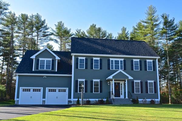 42 Box Turtle Dr., Rochester, MA 02770