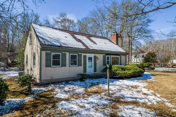 2 Tara Rd, Mattapoisett, MA 02739