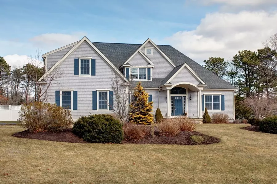 18 Sorrel Cir, Falmouth, MA 02536