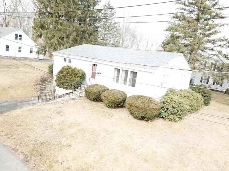 37 Linwood St, Webster, MA 01570