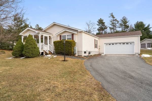 Middleboro, MA 02346,5204 Oak Point Drive