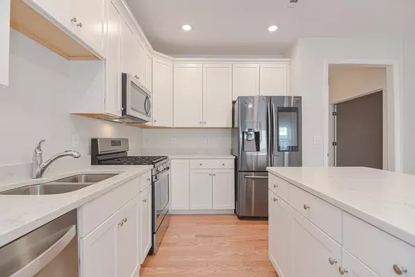 Westwood, MA 02090,130 University Ave #1105