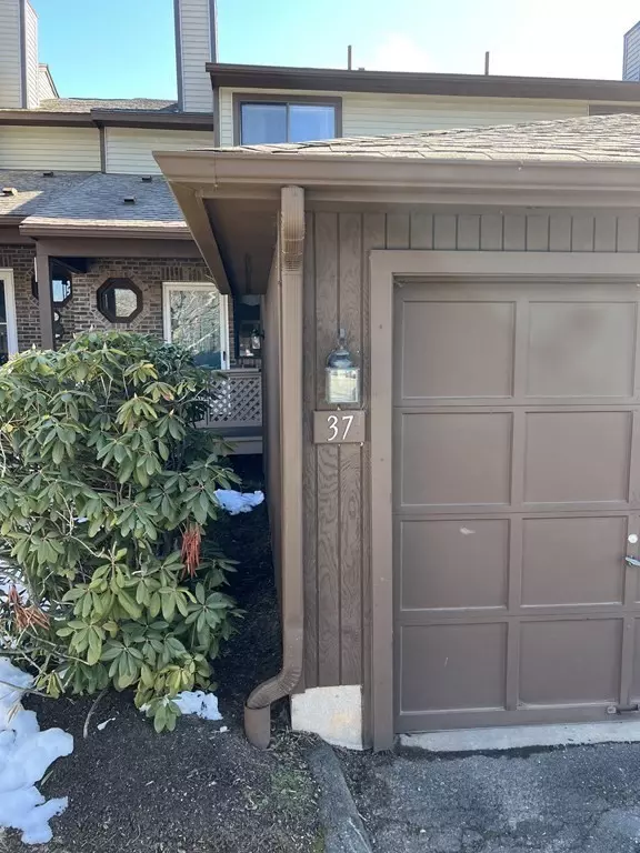 Agawam, MA 01001,37 Dogwood Ln #37