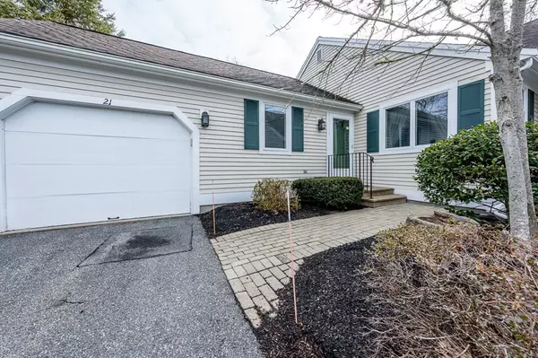 21 Windward St #21, Mashpee, MA 02649