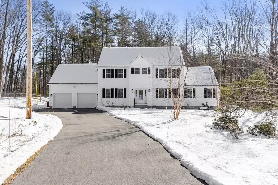 478 W Townsend Rd, Lunenburg, MA 01462