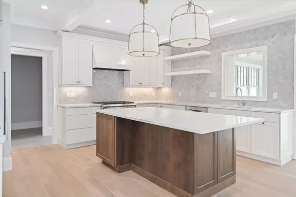 Newton, MA 02462,11 Clearwater Rd