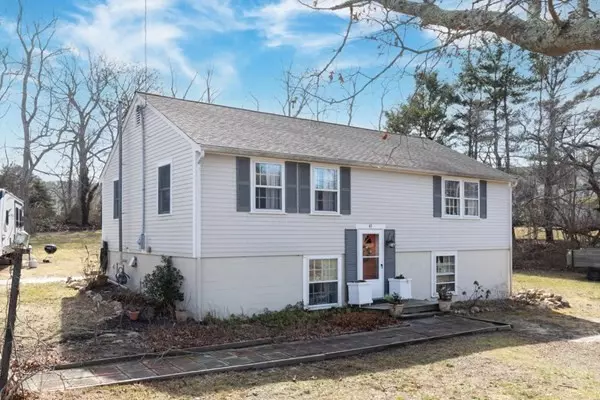 49 Locust Rd, Orleans, MA 02653