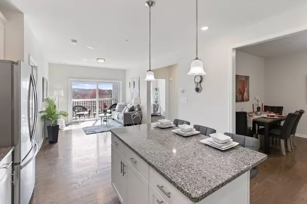 Westwood, MA 02090,130 University Ave #1311