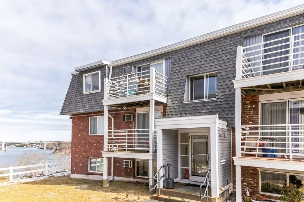 Gloucester, MA 01930,145 Essex Ave #512