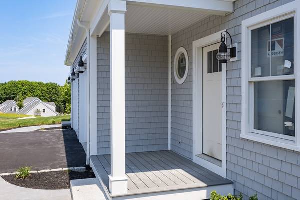 Falmouth, MA 02556,213 N Falmouth Hwy #8A