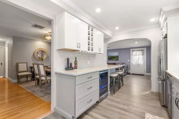 Westwood, MA 02090,37 Buckmaster Road