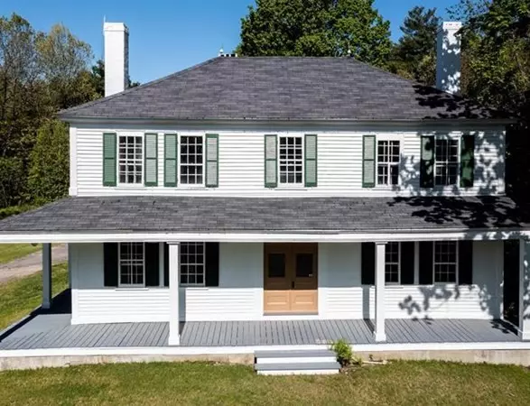 Kingston, NH 03848,8 Old Coach Road