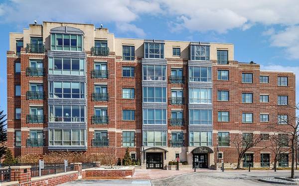 88 Wharf St #414, Milton, MA 02186