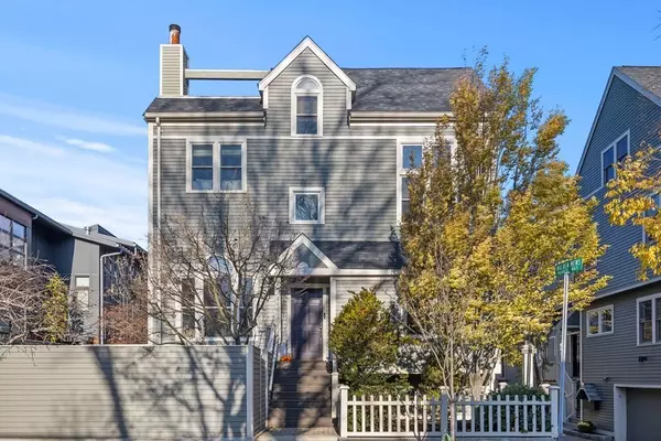 2 Walden Mews, Cambridge, MA 02140