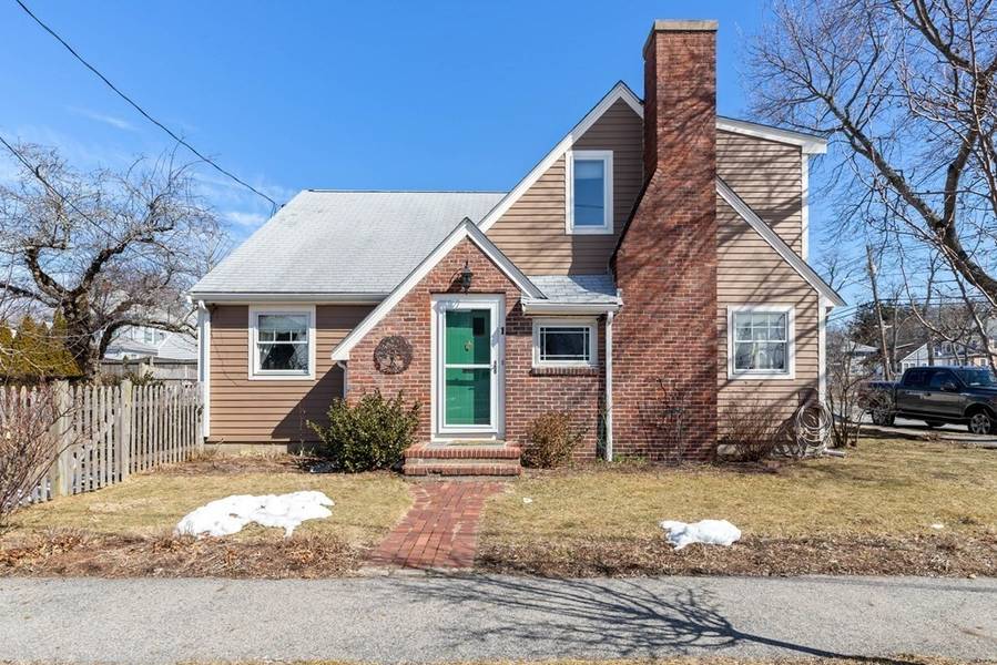 1 Fielder Rd, Beverly, MA 01915