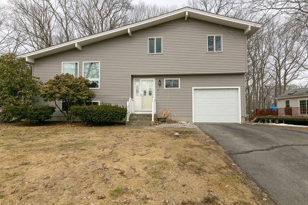 8 Elizabeth Rd, Milford, MA 01757