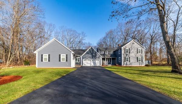 10 Fairway Ln, Medway, MA 02053