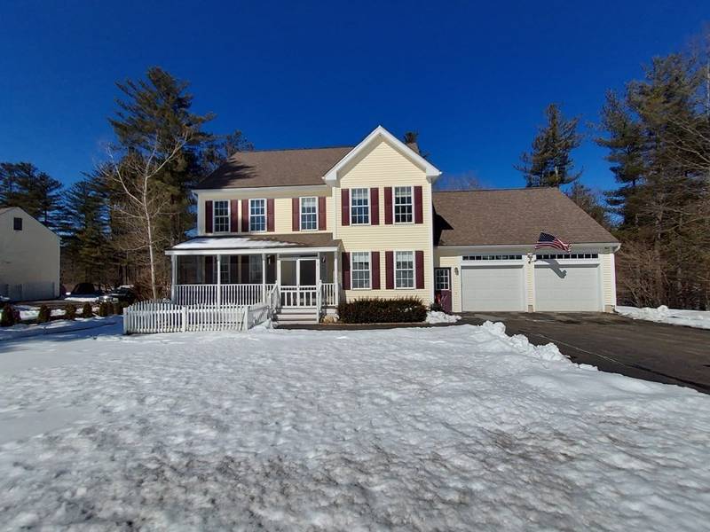 27 Kenwood Dr, Newton, NH 03858