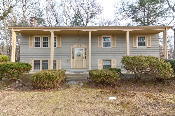 27 Borrows Road, Foxboro, MA 02035