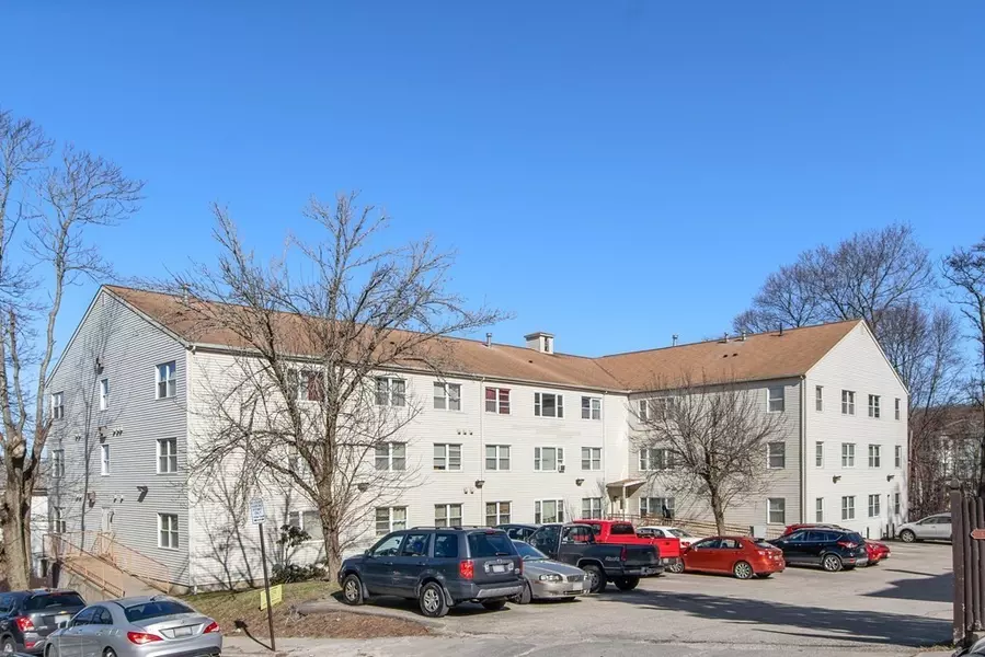 5 E Kendall St #2F, Worcester, MA 01605