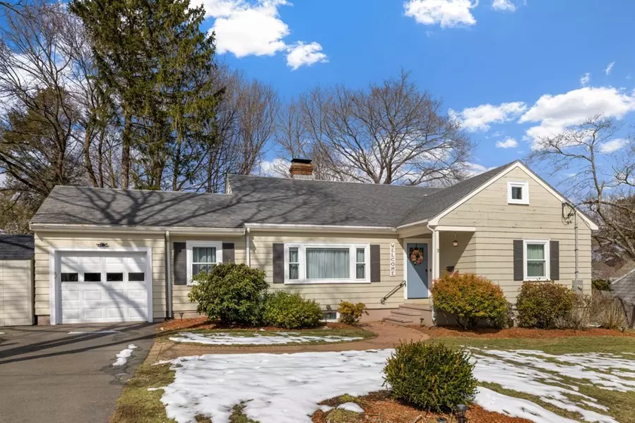 3 Elliot Road, Lynnfield, MA 01940