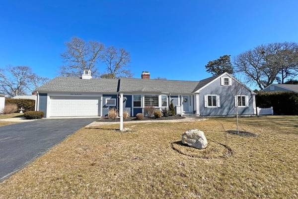 14 Lily Pond Drive, Yarmouth, MA 02664