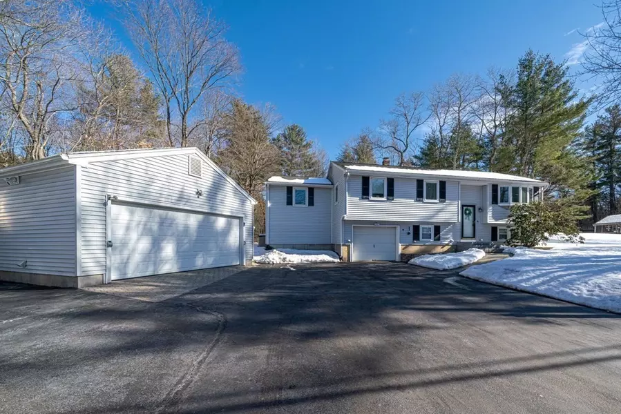 38 Boxford Rd, Rowley, MA 01969