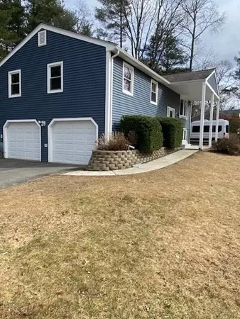 15 Garrison Dr, Plainville, MA 02762