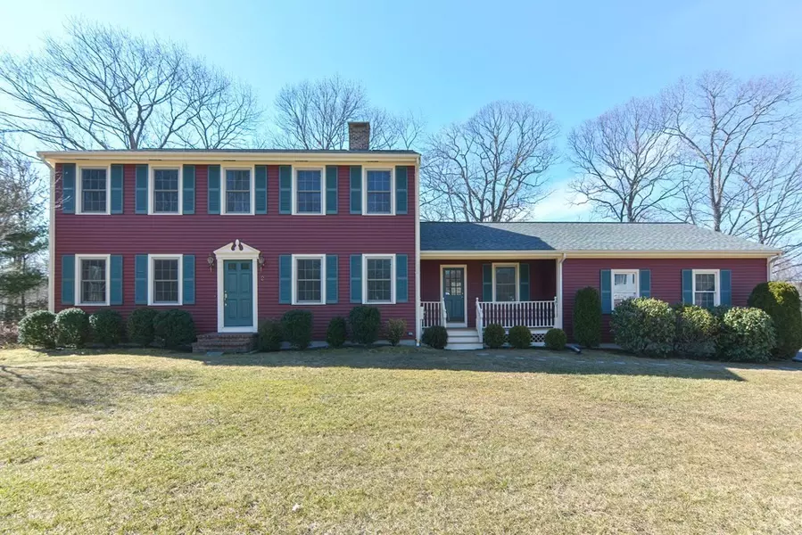 2 Carriage Trail, Barrington, RI 02806