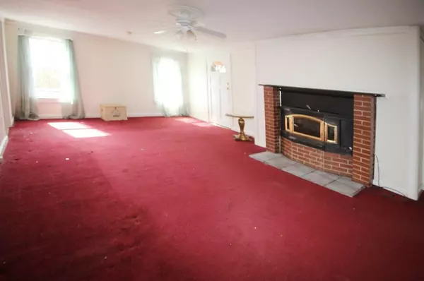 Wareham, MA 02558,35 Locust St